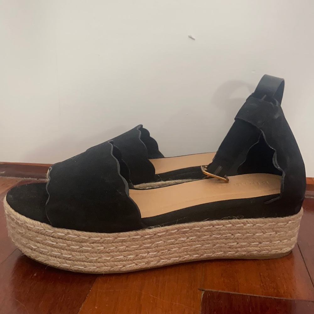 Black Wedges